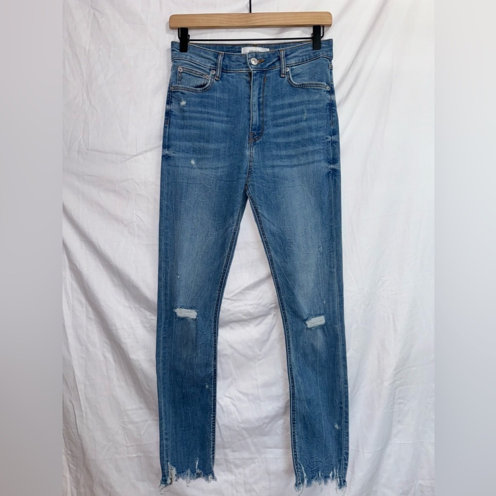 Zara Medium Wash Denim High Rise Frayed Hem Distressed Skinny Jeans size 6